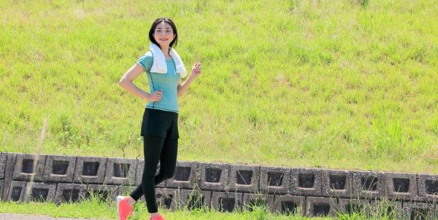 お腹痩せ簡単ダイエット！「腹凹歩き」効果と方法