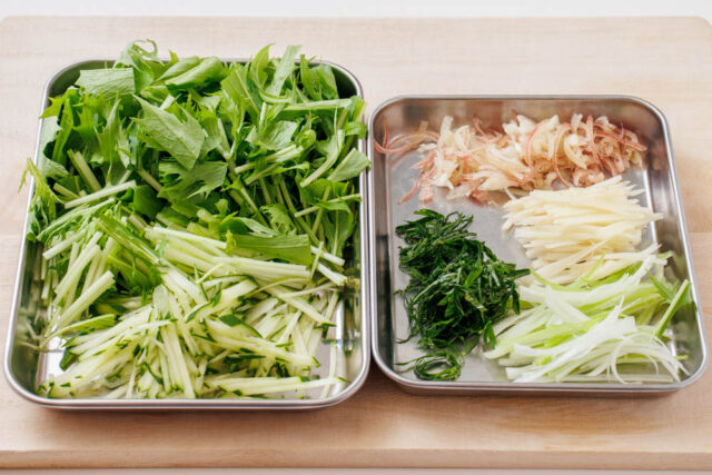 豚しゃぶと香味野菜のわさびだれがけ