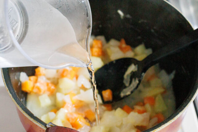 あさり缶で作る豆乳クラムチャウダーのレシピ